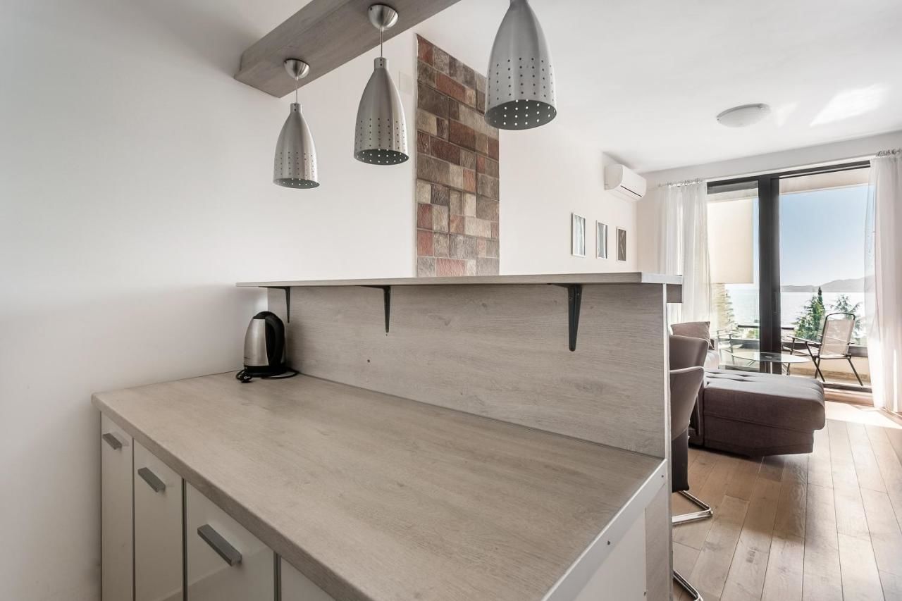 Апартаменты Apartments BEATRICE Rafailovici Рафаиловичи
