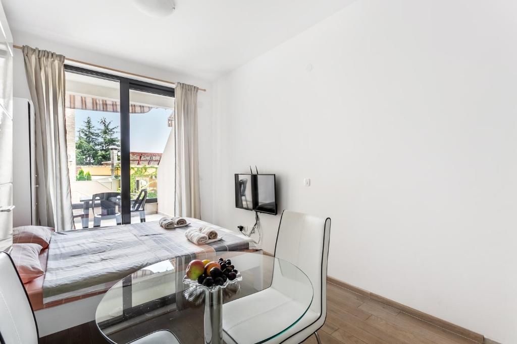 Апартаменты Apartments BEATRICE Rafailovici Рафаиловичи